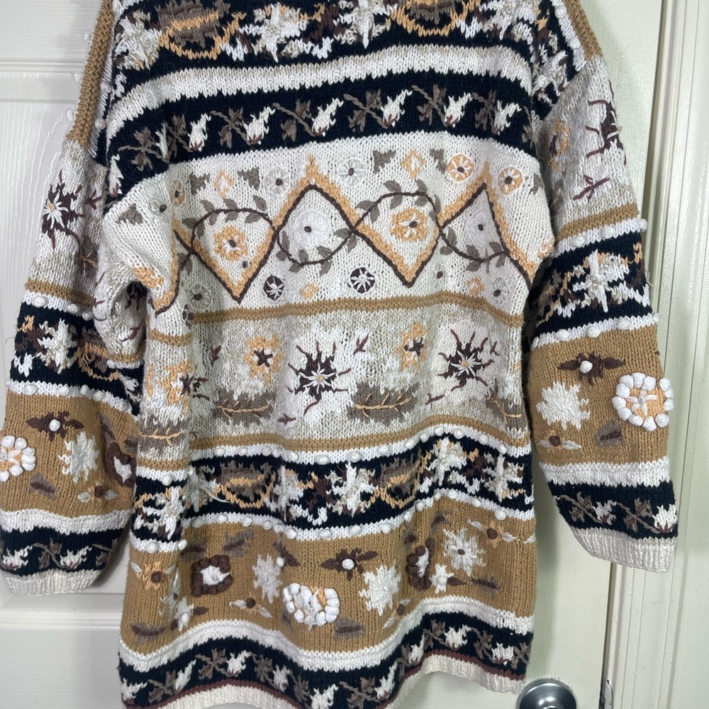 Vintage Multicolor Patterned hand knitted cottagecore granny sweater - Picture 4 of 6